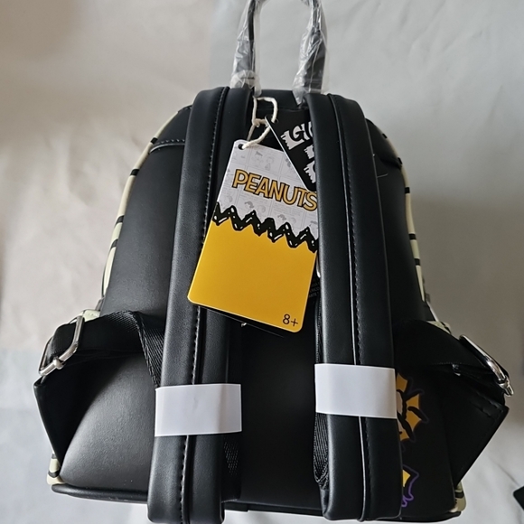 Loungefly Peanuts Snoopy Mummy Backpack And Wallet-Glow In The Dark-CROSS LISTED - Picture 4 of 7
